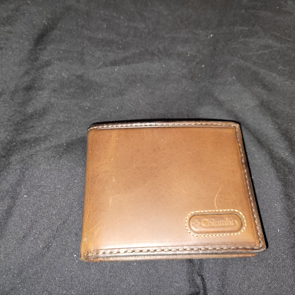 Columbia leather wallet